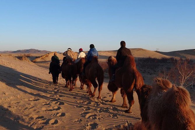 1 Day Semi-Gobi All-included tour - The 8:00 a.m. pickup and the road west