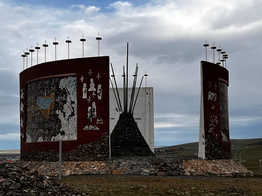 4 Day Best of Central Mongolia tour, Chinggis Khan statue - The main drawbacks to consider