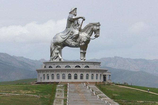5 Days Terelj national Park Tour From Central Mongolia - Day 1: From Ulaanbaatar to the Chinggis Khan Statue