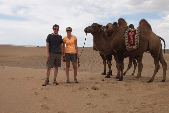 7 days Great Gobi Tour - Day 2: The eroded cliffs of Tsagaan Suvarga