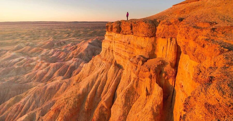 Best 6-Day Gobi Tour Discover Mongolia - Ger hostels, meals, and daily comfort
