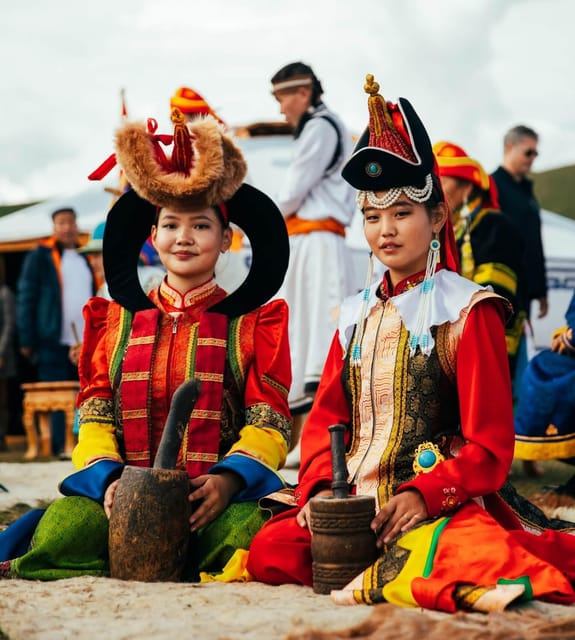 Day tour with Traditional clothes and photographer - What the photographer changes