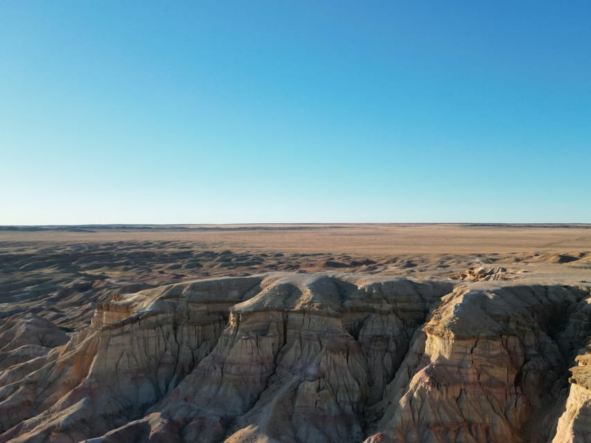 Discover / 8 day Great Gobi and Central Mongolia - Day 3: Walking through Yol Valley