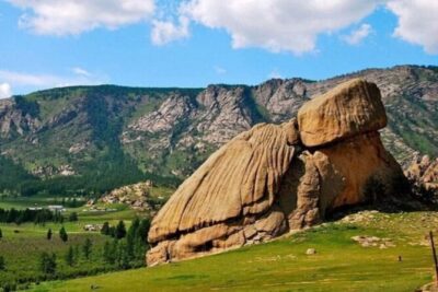 Chinggis Khaan Statue and Turtle Rock Day Tour
