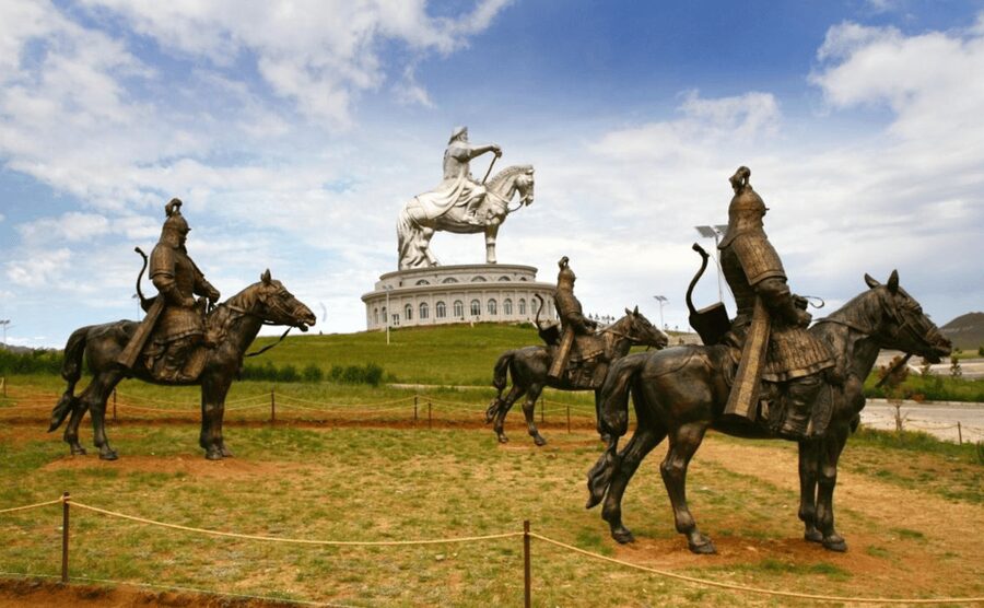 GENGHIS KHAN STATUE COMPLEX: Half Day Private Tour - Meeting the 131-foot Genghis Khan statue