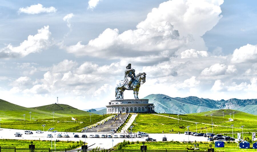 GENGHIS KHAN STATUE COMPLEX: Half Day Private Tour - Photos, traditional clothing, and small extras