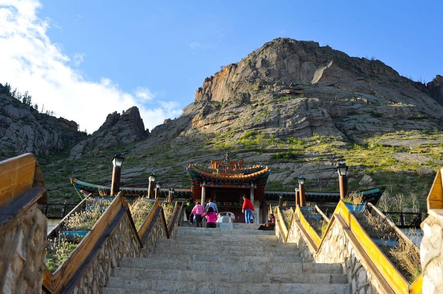 Mongolia: Genghis Khan Day Tour with Terelj National Park - The walk to Aryabal Monastery