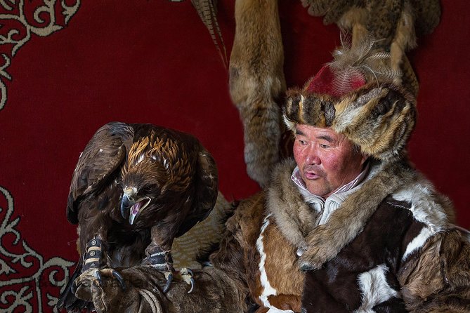 The Land Of Eagle Hunters - Five details that define the journey