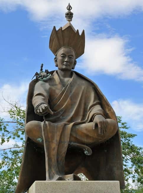 Travel to Gobi by train Visit World energy Center - Sainshand at 07:00 and the morning city view