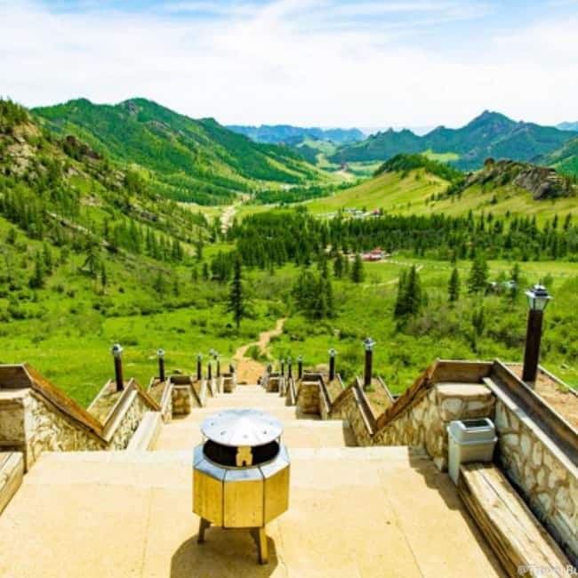 Ulaanbaatar: Chinggis Khaan Statue and Turtle Rock Day Tour - What the $59 price really covers