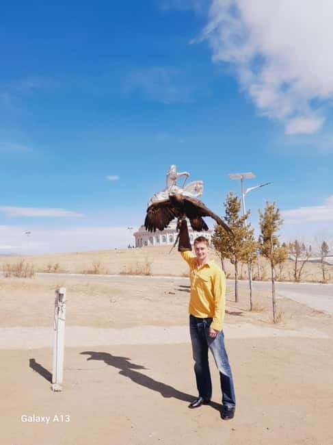 Ulaanbaatar: Chinggis Khaan Statue and Turtle Rock Day Tour - The guide can make or break the day