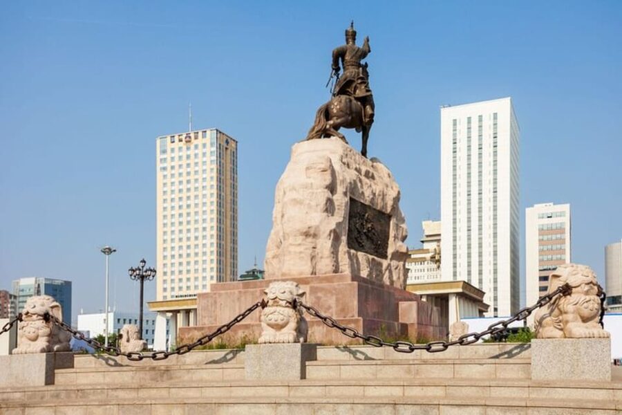 Ulaanbaatar: Private custom tour with a local guide - Choosing between the two national museums