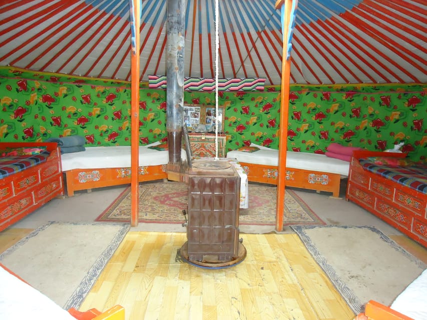Ulaanbaatar: Small Group 3-Day Best of Central Mongolia Tour - Meeting a nomadic family in the Semi-Gobi